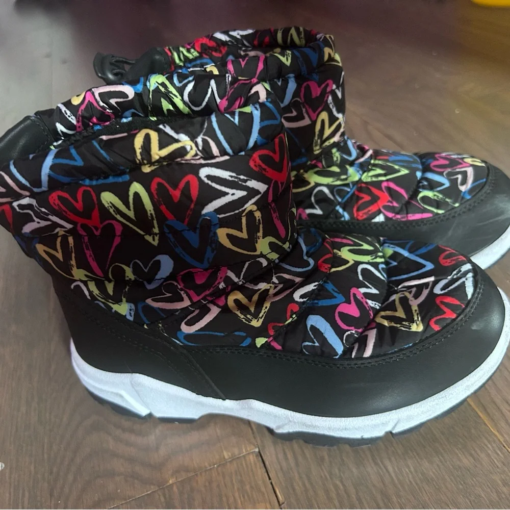 Kids' Black Winter Boot with Multicolor Heart Print